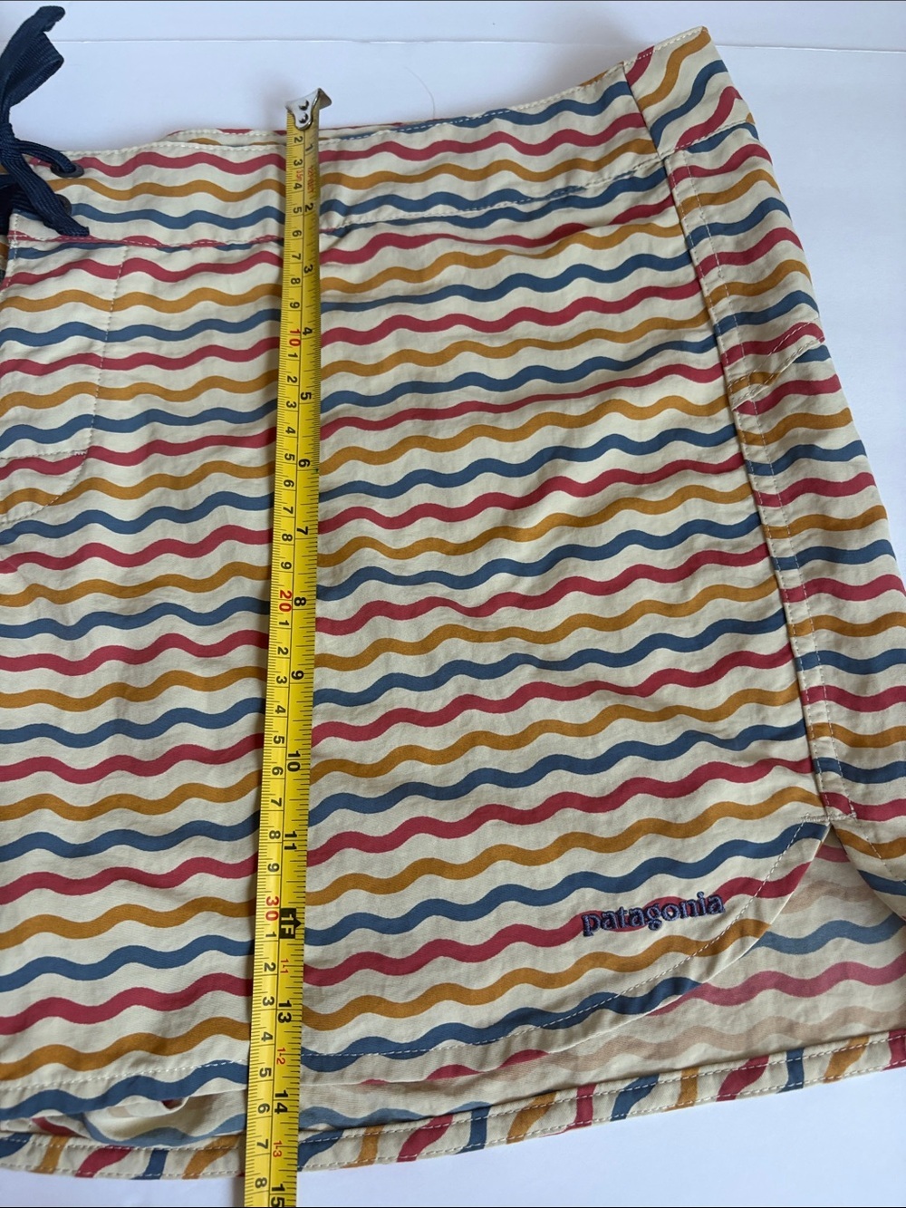 Patagonia Wavefarer board short 5” multicolor wavy stripe drawstring waist - Picture 14 of 16